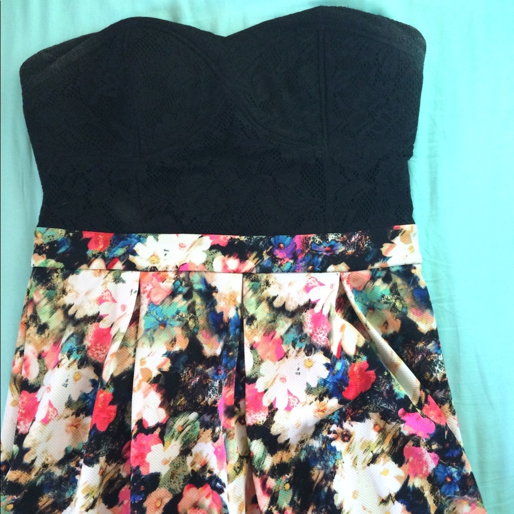 Strapless dress
